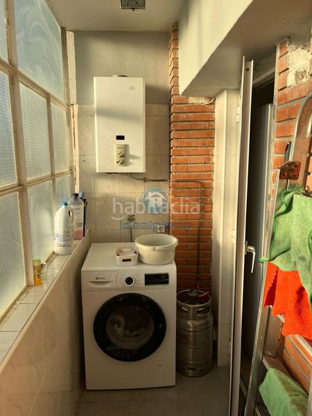 Foto bc7fe22f-eab1-46d3-87a2-1ec464f583c6. Piso  reformado junto al mercado de carolinas en Alicante