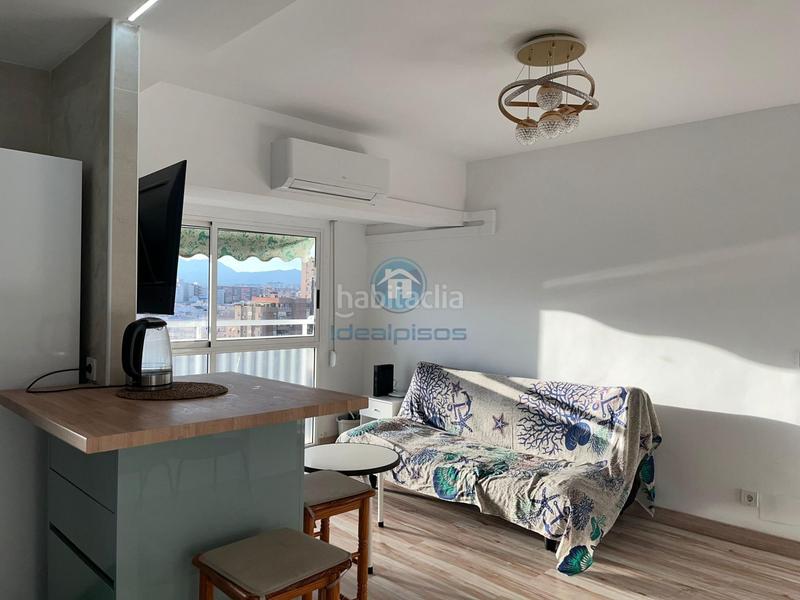 Foto c5d803b3-56fd-49c5-9a58-542383cd4d5e. Piso  reformado junto al mercado de carolinas en Alicante