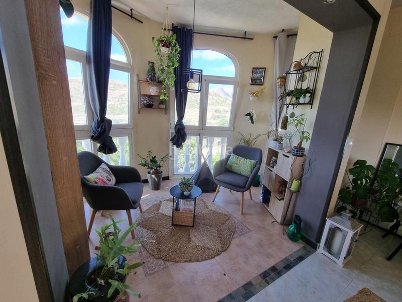 Foto 2ebf5d64-3003-4ced-ac8c-723c571dd403. Chalet avec piscine dans Moralet Alicante