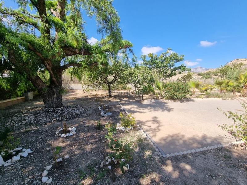 Foto 371b2d44-f2ef-40be-8372-7881952ec0fd. Chalet avec piscine dans Moralet Alicante