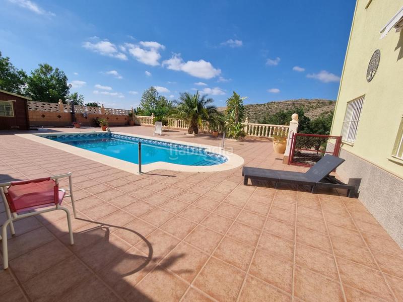 Foto 567fdbcf-89a1-43c0-a815-0fca08f53309. Chalet avec piscine dans Moralet Alicante