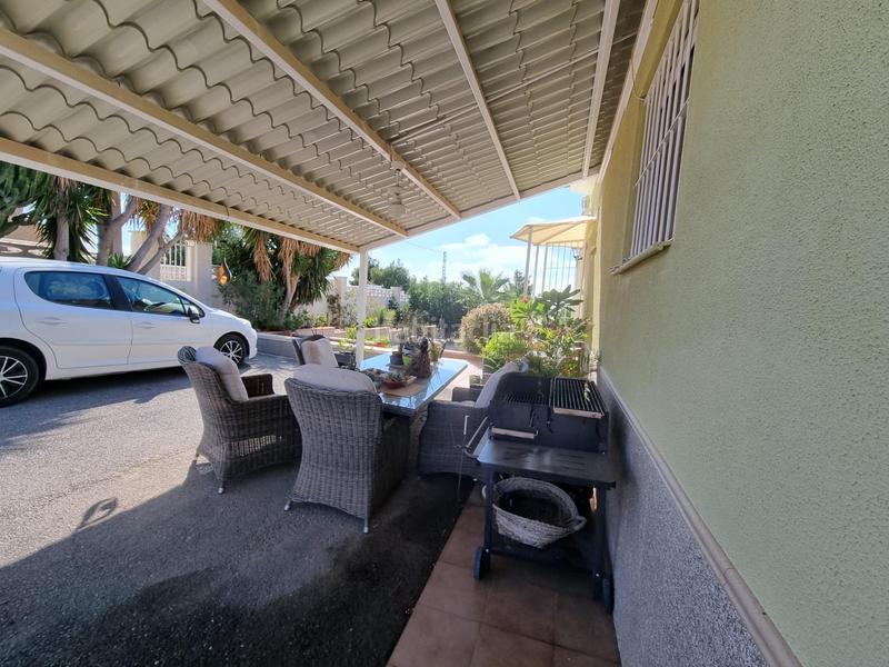 Foto e7b9fd26-2673-49c7-8a5c-8bf82321d986. Chalet avec piscine dans Moralet Alicante