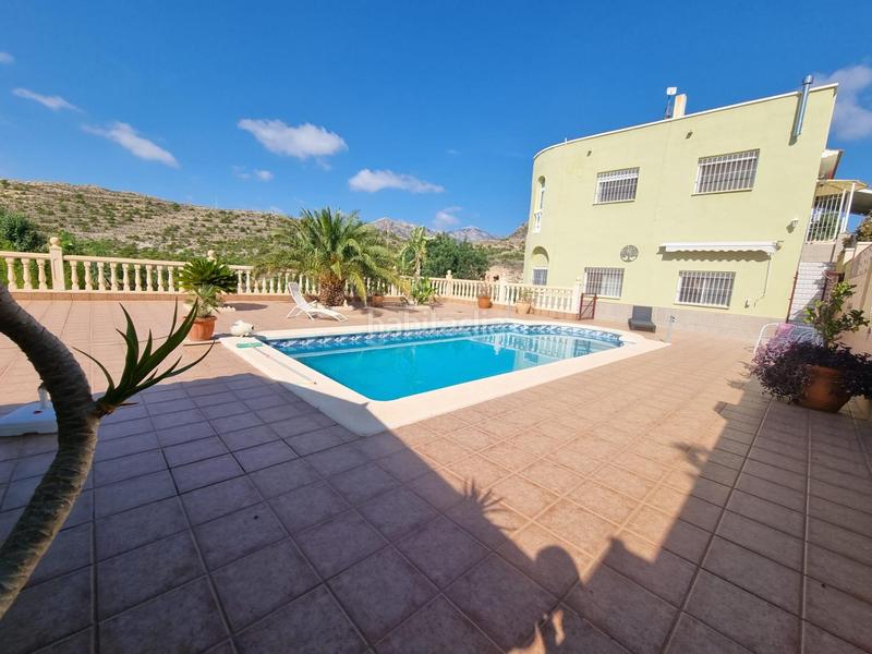 Foto ed864089-9edd-4640-b529-943b68aa21a1. Chalet avec piscine dans Moralet Alicante