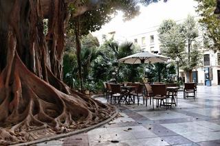 Rent Business premise in Barrio del Centro. Traspaso de bar  cafetería,
