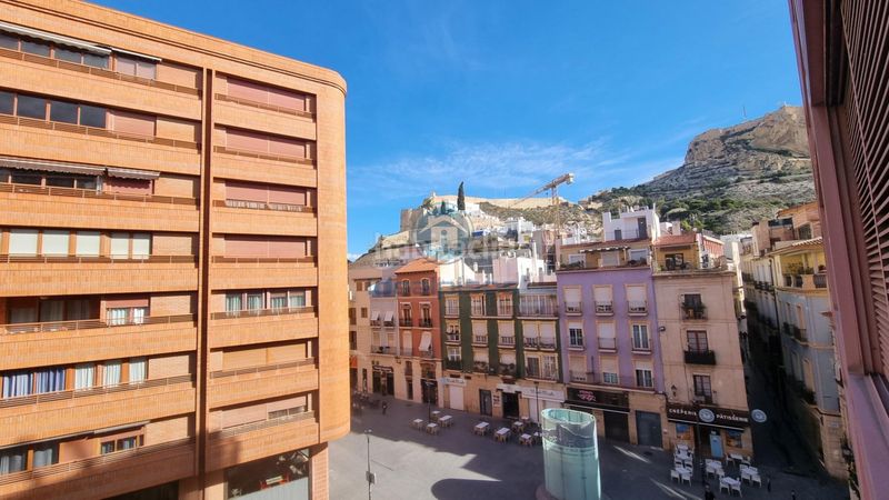 Foto 7ad2a2d3-6d79-489c-99d0-86bc2c135a32. Pis a Casco Antiguo - Sta. Cruz - Ayuntamiento Alicante