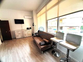 Rent Office space in Campoamor. Oficinadespacho reformado en edificio representantes