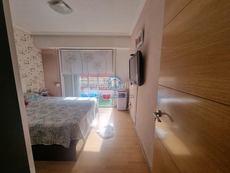 Foto 4ca50981-4bca-486a-9903-71b42995b8d8. Piso  reformado en maestro alonso en Carolinas Altas Alicante