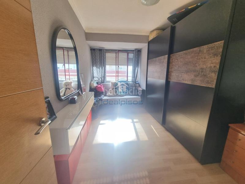 Foto 721f4b91-c8da-4f00-b288-90f5740a6f5f. Piso  reformado en maestro alonso en Carolinas Altas Alicante