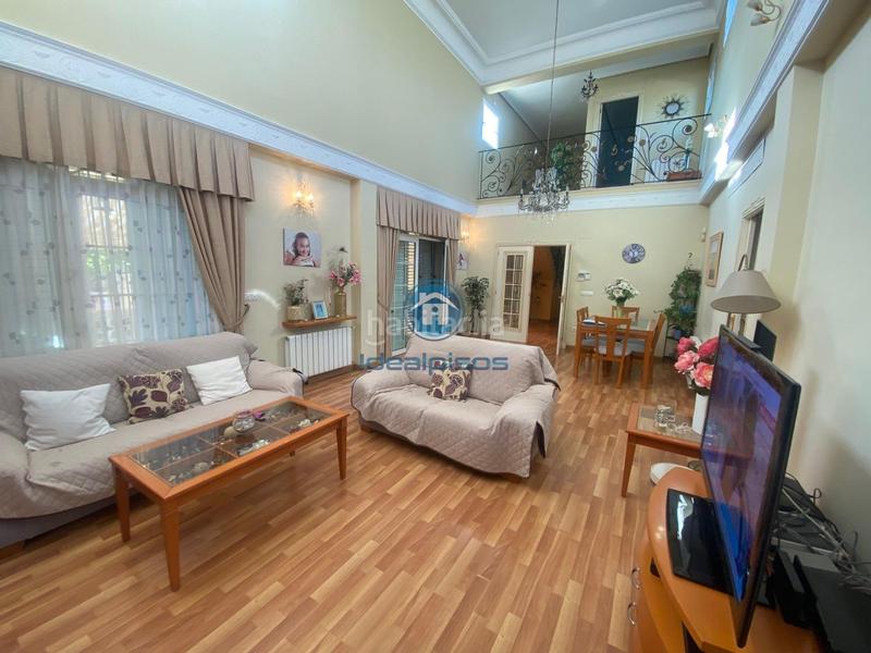 Foto 0d809f30-0e65-4e18-838e-b53ba3125782. Chalet avec chauffage parking piscine dans Los Girasoles Sant Vicent del Raspeig