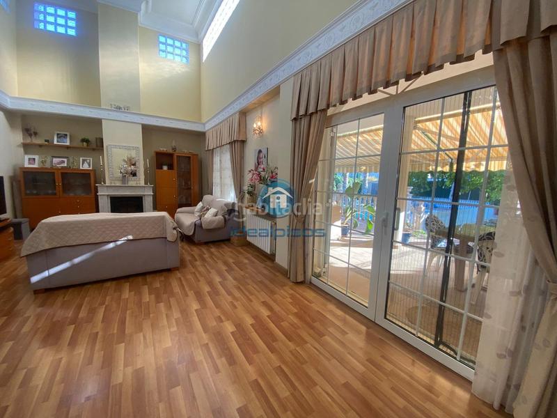 Foto 1166e43a-7aad-49c7-ad1b-2af3b7f5d2e5. Chalet avec chauffage parking piscine dans Los Girasoles Sant Vicent del Raspeig