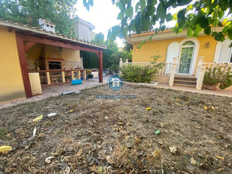 Foto f26f8c93-7acb-41d5-9686-df06d7921e4c. Chalet avec chauffage parking piscine dans Los Girasoles Sant Vicent del Raspeig