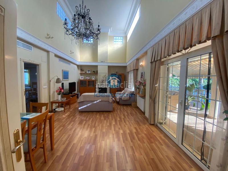 Foto f2d5950c-1557-4575-81af-05bc2bbdecd6. Chalet avec chauffage parking piscine dans Los Girasoles Sant Vicent del Raspeig