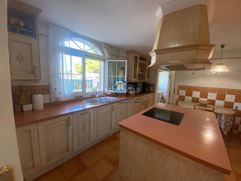 Foto f6d9bca6-0707-4e35-8021-f2d004ba0804. Chalet avec chauffage parking piscine dans Los Girasoles Sant Vicent del Raspeig