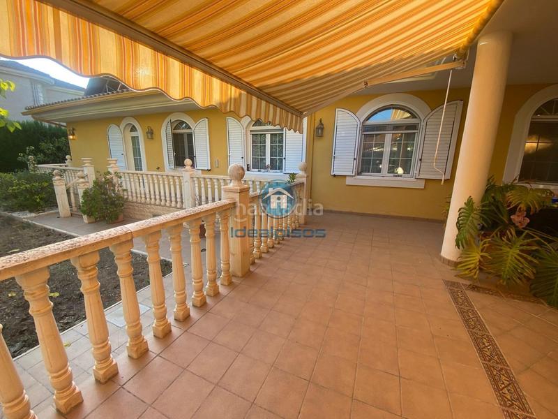 Foto f8d7f49a-5ac3-448a-8f5c-356df25c5f15. Chalet avec chauffage parking piscine dans Los Girasoles Sant Vicent del Raspeig