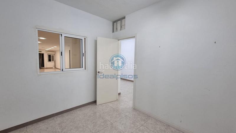 Foto fda7b91c-94fa-46a3-a5a7-1847550dc2df. Lloguer local comercial a Pla de Bon Repós Alicante