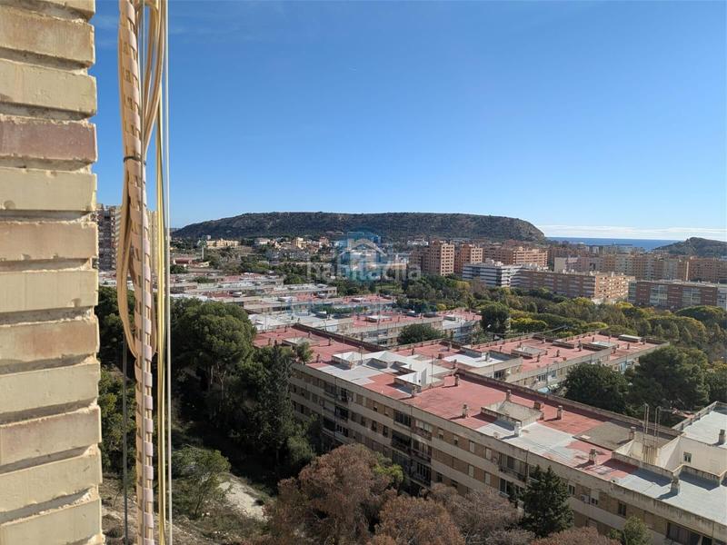 Foto b0642d40-087b-4fa3-ad09-80fde47320da. Piso sexta planta reformada en los miradores en Juan XXIII Alicante