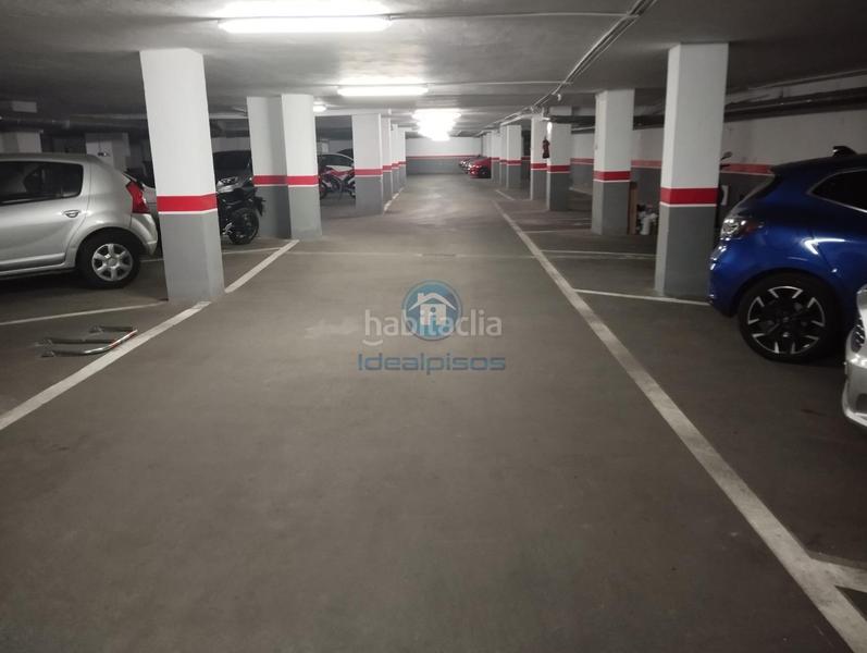 Foto 8aaadd41-996d-4ff5-98a7-5e8a6b33ec58. Parking voiture dans Campoamor Alicante