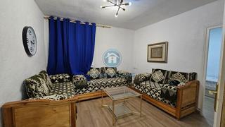 Planta baixa a Cuatrocientas Viviendas. Bajo reformado con patio en colonia requena