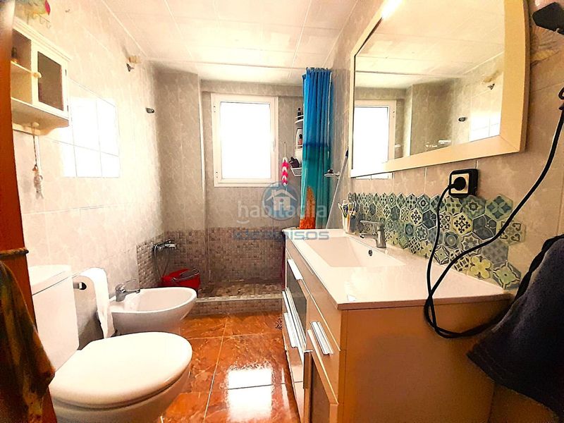 Foto f0d31afe-38b0-4e96-932e-208aa768ce9e. Pis a Colonia Requena Alicante