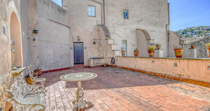 Foto bb8b2109-00ce-40d9-a47a-9f68f8e8a550. Casa céntrica casa de pueblo del siglo xix, rústica, en Begur