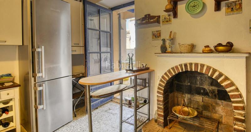 Foto db7121ab-3adc-464c-8298-518b3da97b8c. Casa céntrica casa de pueblo del siglo xix, rústica, en Begur