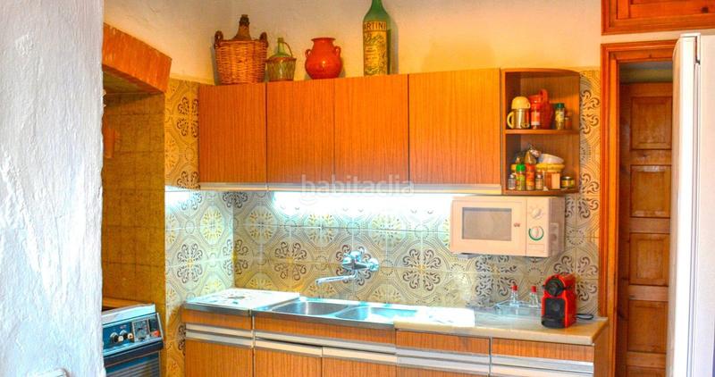Foto fd85679e-ccd9-43c0-806d-a089740cb763. Casa céntrica casa de pueblo del siglo xix, rústica, en Begur