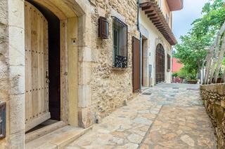 Casa adossada  Alzines. Excepcional chalet adosado en el centro de begur