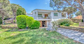 Chalet  Torruella. Cómoda casa individual con jardín en torretes de palafrugell.