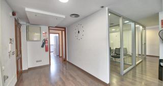 Miete Büro in La Punxa. Amplio y luminoso bufete con vistas al pueblo en palafrugell