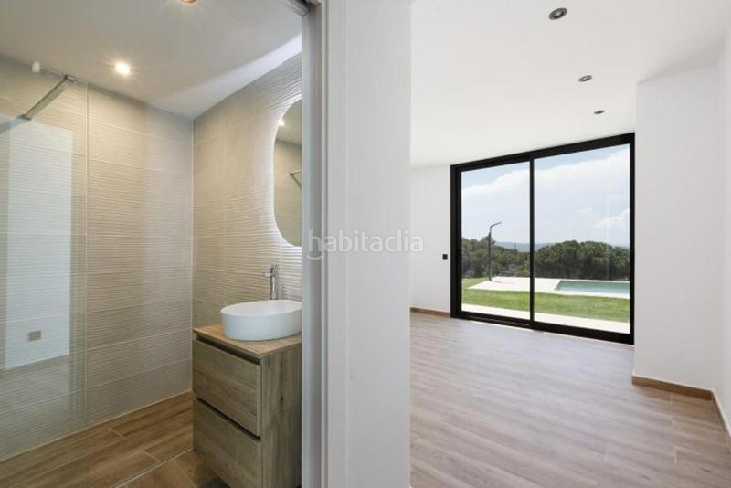 Foto cf7dd807-d43d-47e6-8699-9ba681650aa8. Chalet exclusiva villa de diseño con jardín paisajístico, piscina y vistas espectaculares en la costa brava en Begur