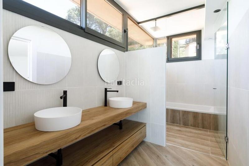 Foto d115aaa5-6b2b-4be0-9d2b-a9f0ff52fd66. Chalet exclusiva villa de diseño con jardín paisajístico, piscina y vistas espectaculares en la costa brava en Begur