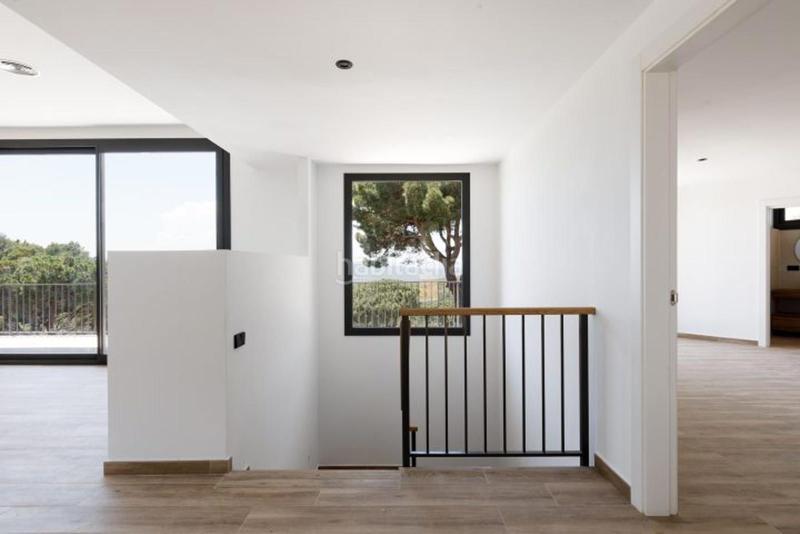 Foto d8e556a7-a0c7-456f-a3f8-f7228db385bc. Chalet exclusiva villa de diseño con jardín paisajístico, piscina y vistas espectaculares en la costa brava en Begur