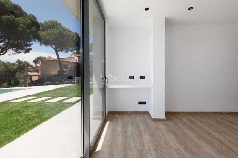 Foto e398a46a-e0ec-48ab-baf2-b767fd72e4c5. Chalet exclusiva villa de diseño con jardín paisajístico, piscina y vistas espectaculares en la costa brava en Begur