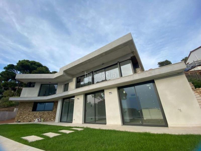 Foto eed8f527-7bcb-49b6-85de-dbaaccaab416. Chalet exclusiva villa de diseño con jardín paisajístico, piscina y vistas espectaculares en la costa brava en Begur