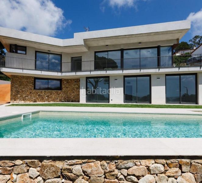 Foto fc6ea39a-b0b5-4dcb-bd15-1cead3774101. Chalet exclusiva villa de diseño con jardín paisajístico, piscina y vistas espectaculares en la costa brava en Begur
