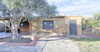 Casa a Mont-ras. Oportunidad, casita independiente con jardín y piscina privada e