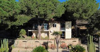 Casa adossada a Residencial Begur-Esclanyà. Casa de campo con vistas al mar en esclanyà de begur