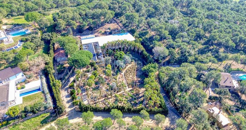 Foto 53748be5-e0f9-418d-8b54-af1d8b46fb43. Casa adossada amb aparcament a residencial Begur-esclanyà Begur