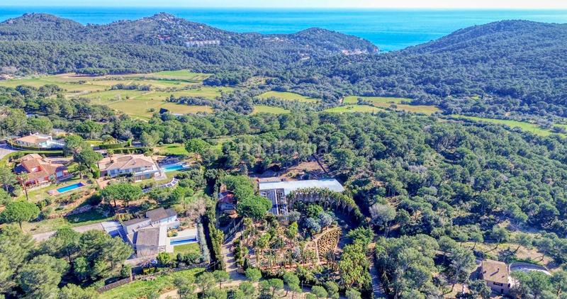 Foto d2219aa2-3b5d-474b-8096-034bfea9b6be. Casa adossada amb aparcament a residencial Begur-esclanyà Begur