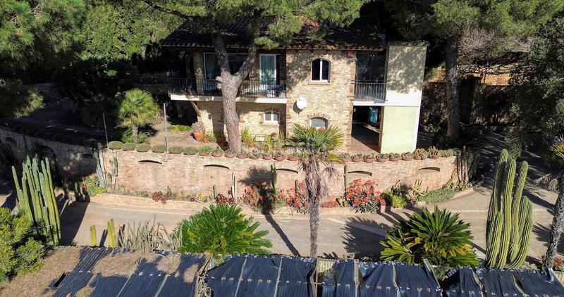 Foto f31e0522-95e5-4d83-942c-40c06c123356. Casa adossada amb aparcament a residencial Begur-esclanyà Begur