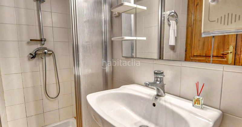 Foto be6872f2-68fb-41d0-b1f2-0908110697d9. Casa amb aparcament a residencial Begur-esclanyà Begur