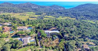 Maison à Residencial Begur-Esclanyà. Casa de campo con vistas al mar y rodeada de naturaleza