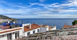 Casa adossada  Crit. Casa en el centro de calella con vistas al mar