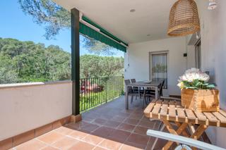 Pis  C/la riera. Amplio apartamento con zona comunitaria, parking y trastero a 10