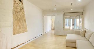 Casa adossada a Piverd-Vila-Seca-Bruguerol. Espaciosa casa adosada parcialmente  reformada  el bruguerol de