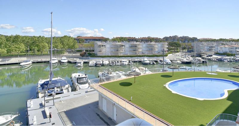 Foto 2706c209-8b63-4ab6-92f6-355be7c3f8a0. Pis amb calefacció aparcament piscina a Port d´Aro Platja d´Aro
