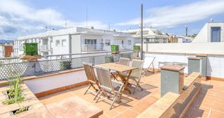 Àtic a 11 setembre 33. Ático céntrico, a 200m de la playa