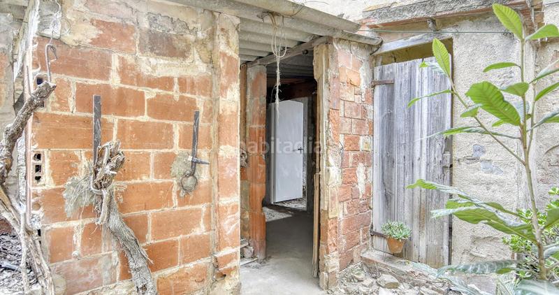 Foto 298fe30d-dc53-4780-84f9-c8069003ee38. Casa en pi i margall casa de pueblo con patio para rehabilitar en Palafrugell