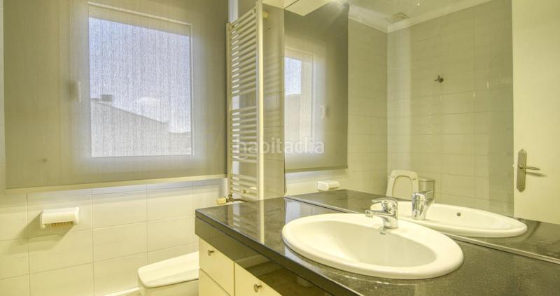 Foto 16481ce3-f8a7-4e1e-8f4a-2ac8bbbe6f7f. House with heating parking in Centre Palamós