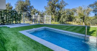 Maison jumelée à Begur. Espectacular casa pareada alto standing, con jardín y piscina pr